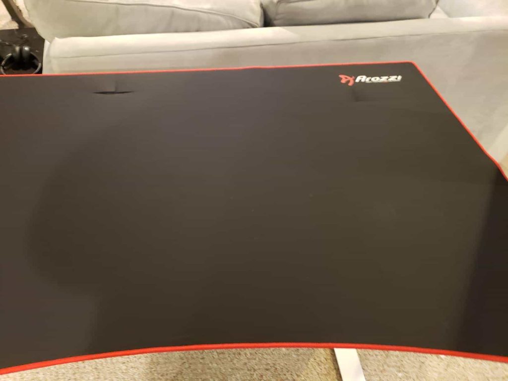 arozzi arena gaming desk surface view 