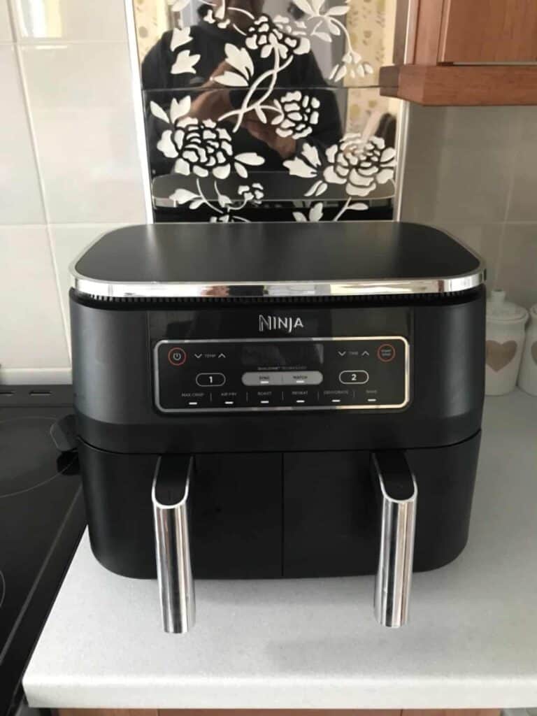 unboxing ninja af400uk placed on countertop view