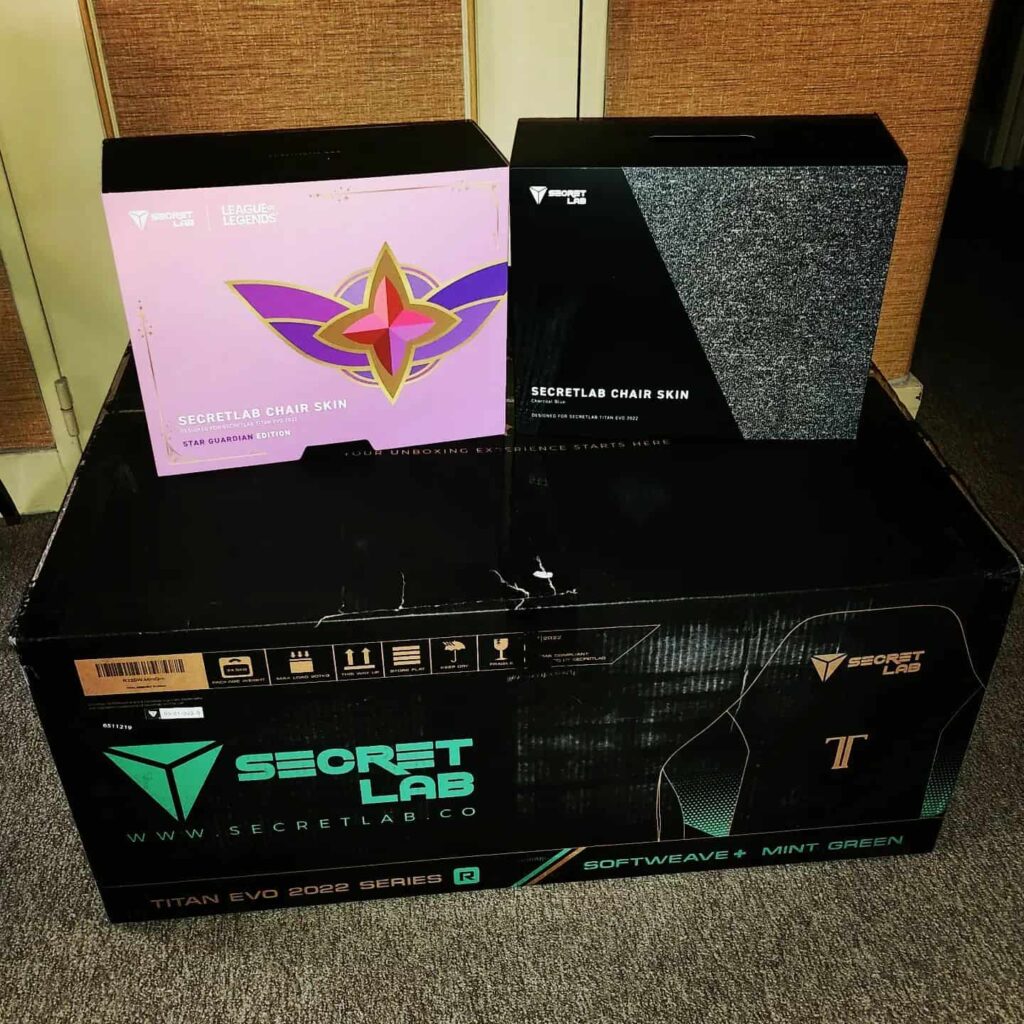 view of secret lab titan evo unboxing purchased package arrival home